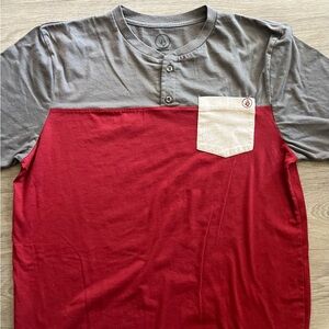 Volcom. XLarge. Red/Gray.